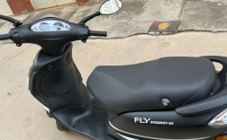 比亚乔150踏板摩托车／比亚乔150踏板摩托车前杂物盒怎样打开