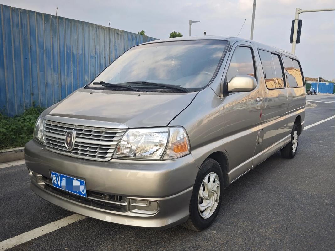 金杯面包车6座新车多少钱,金杯面包车6座新车多少钱啊