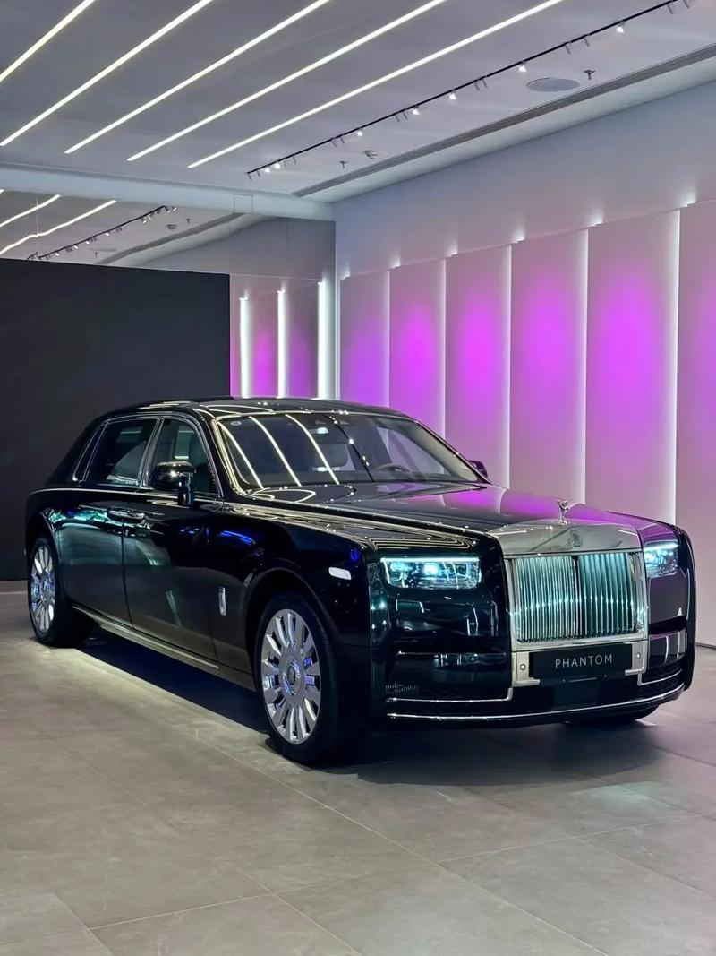 劳斯莱斯幻影限量版多少钱/劳斯莱斯幻影限量版多少钱能买到