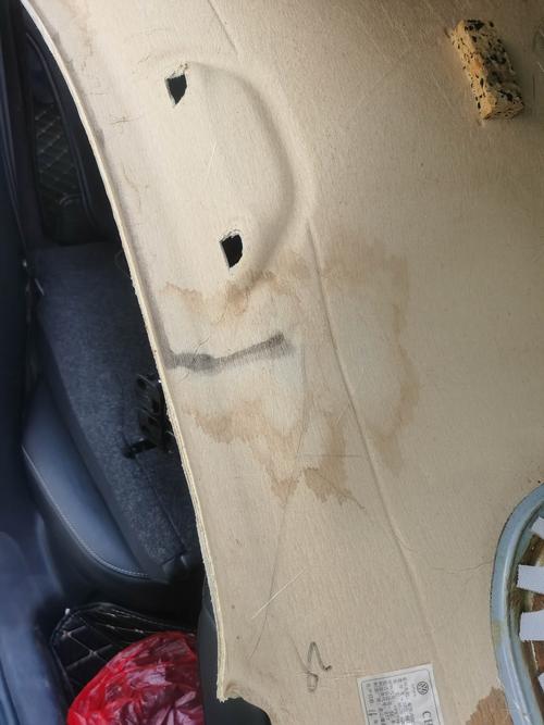 明锐汽车天窗外饰板烂如何处理,新明锐天窗框架裂缝修补