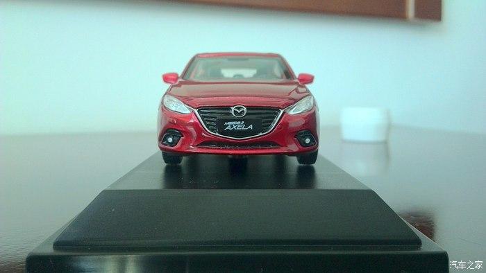 马自达3昂克赛拉汽车 马自达3昂克赛拉汽车模型红色