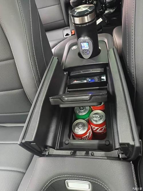 新奔驰e300(新奔驰e300l车载冰箱攻装图)