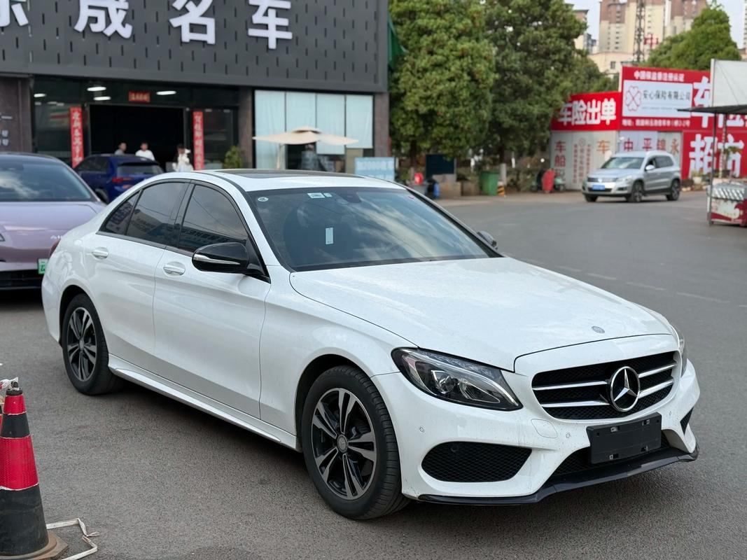 奔驰c200官方报价,女士奔驰20万左右