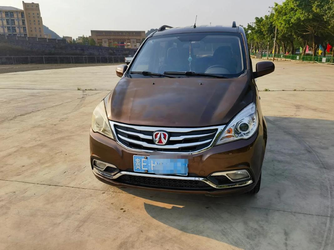 北汽威旺205参数(北汽威旺205多大排量)