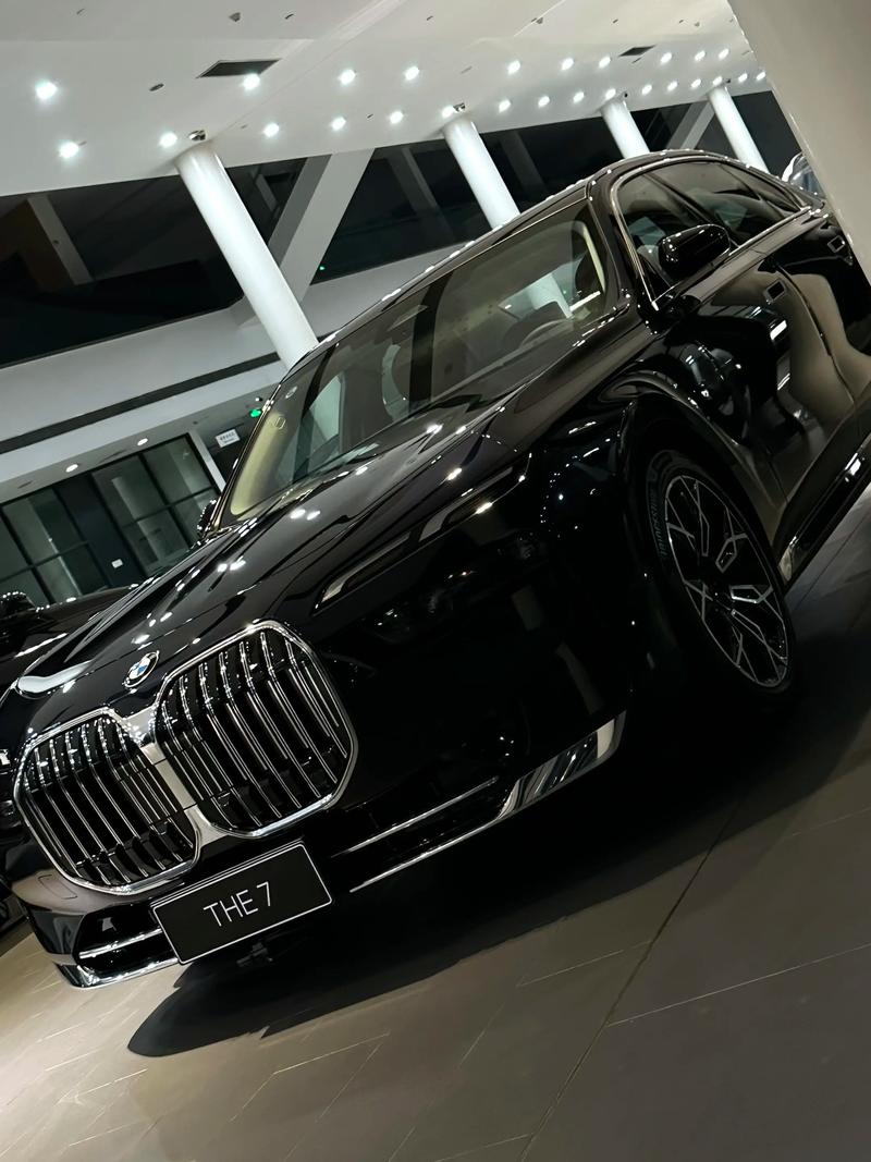 宝马7系价格2025价目表图片(宝马7系属于什么档次)