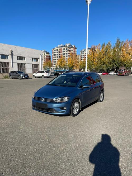 二手高尔夫嘉旅报价及图片/高尔夫嘉旅2017款二手车能卖多少钱