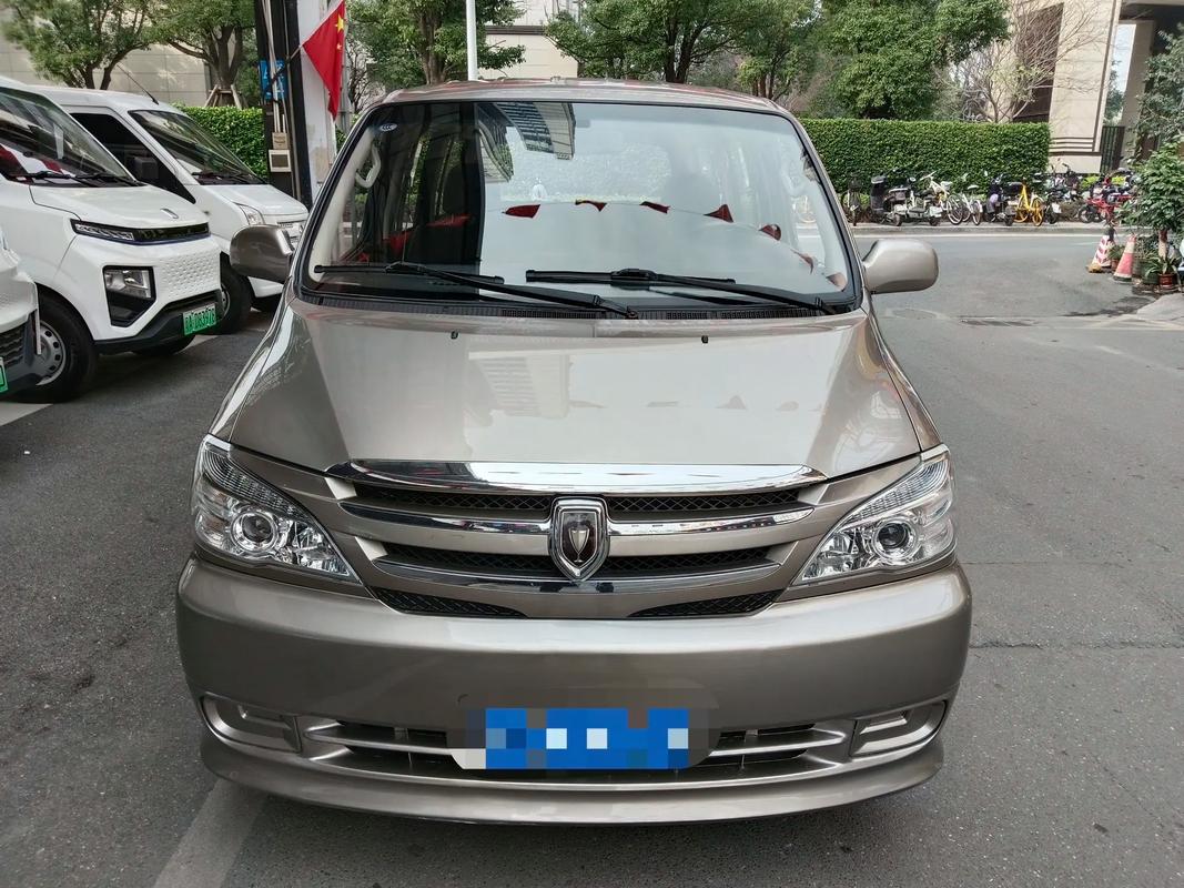 【金杯阁瑞斯6座多少钱,金杯阁瑞斯6座报价】