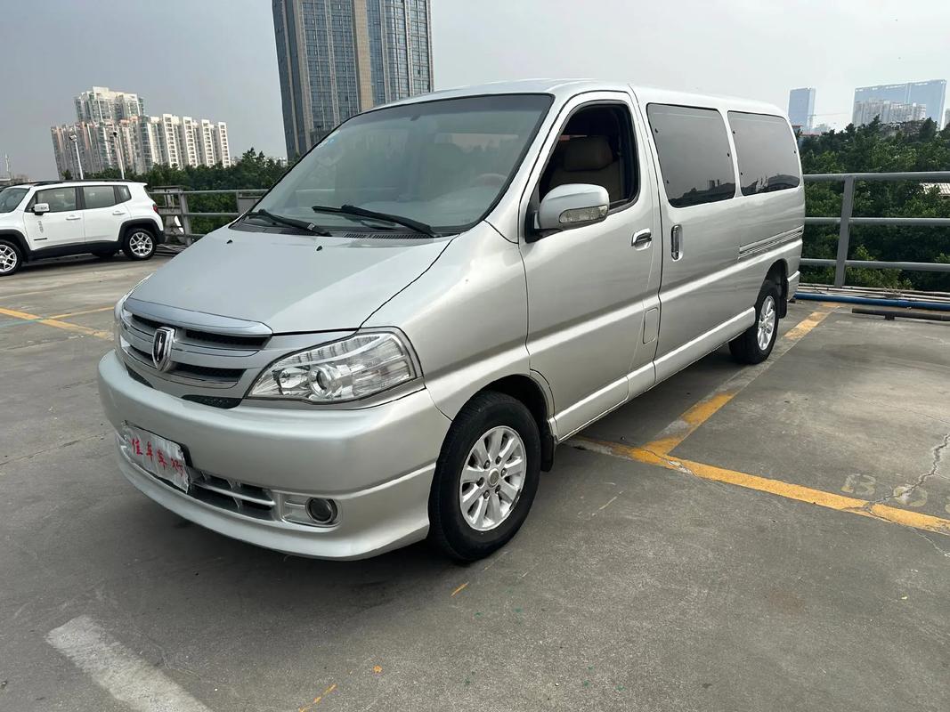 【阁瑞斯7座车价格,阁瑞斯9座商务车图片二手车】